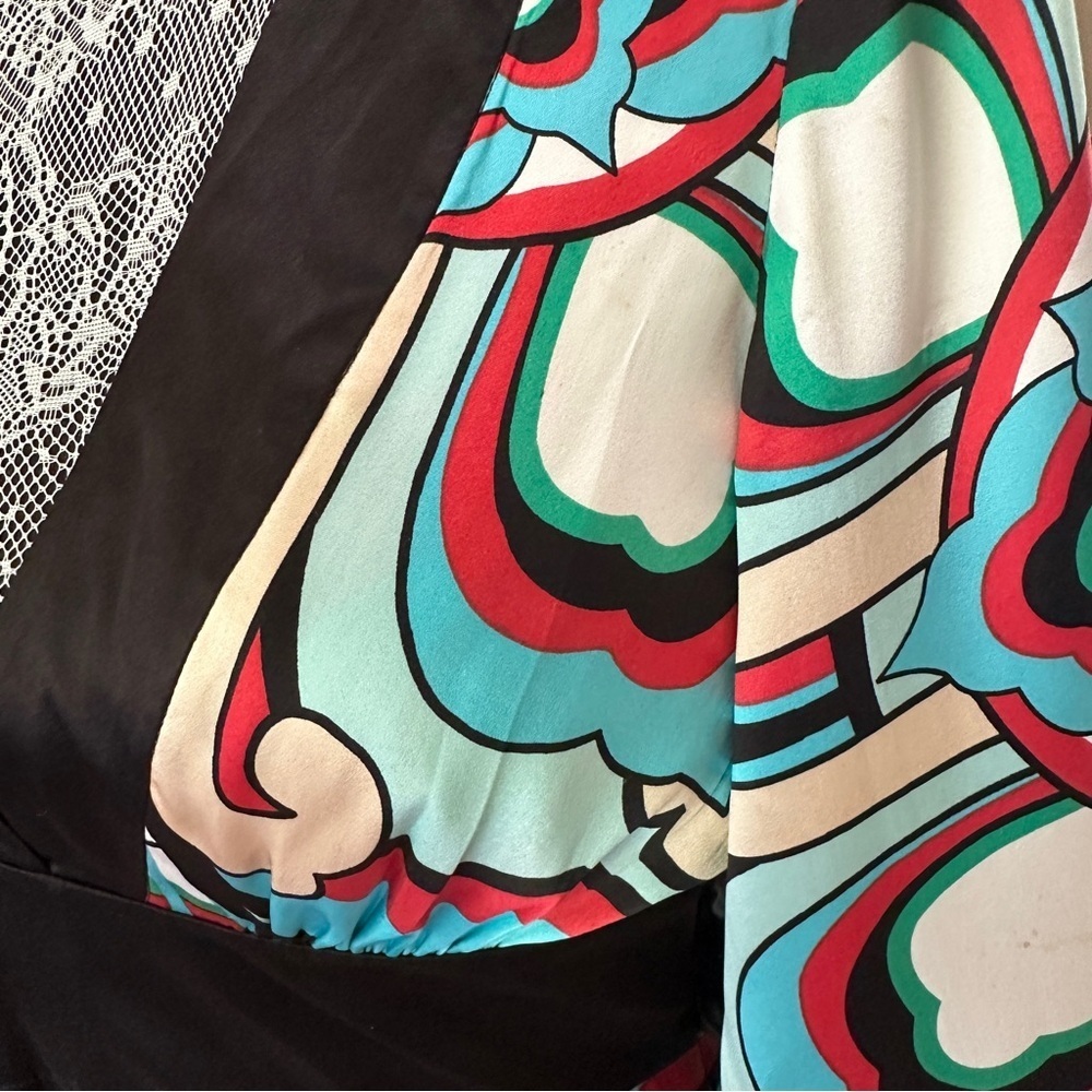 BeBe 100% Silk Graphic V-Neck Dress Size Small - Picture 5 of 16